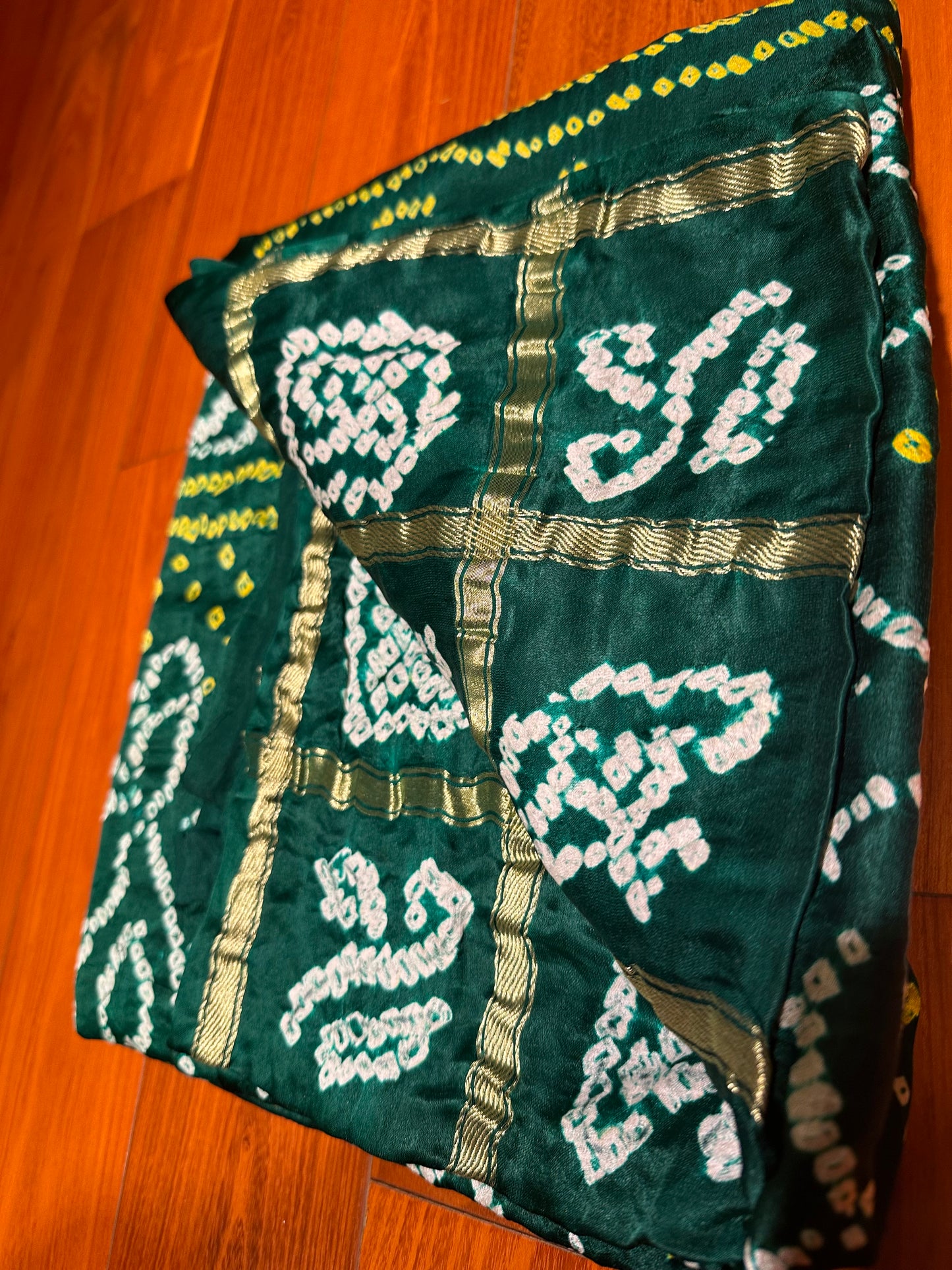 GREEN PURE GAJJI GHARCHOLA SAREE